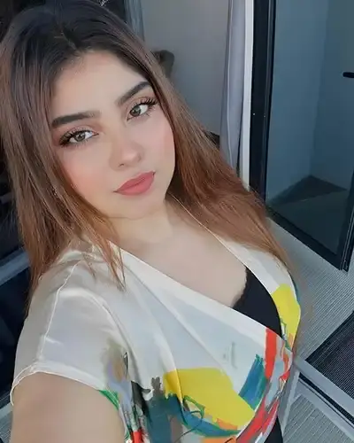Lawngtlai Escort